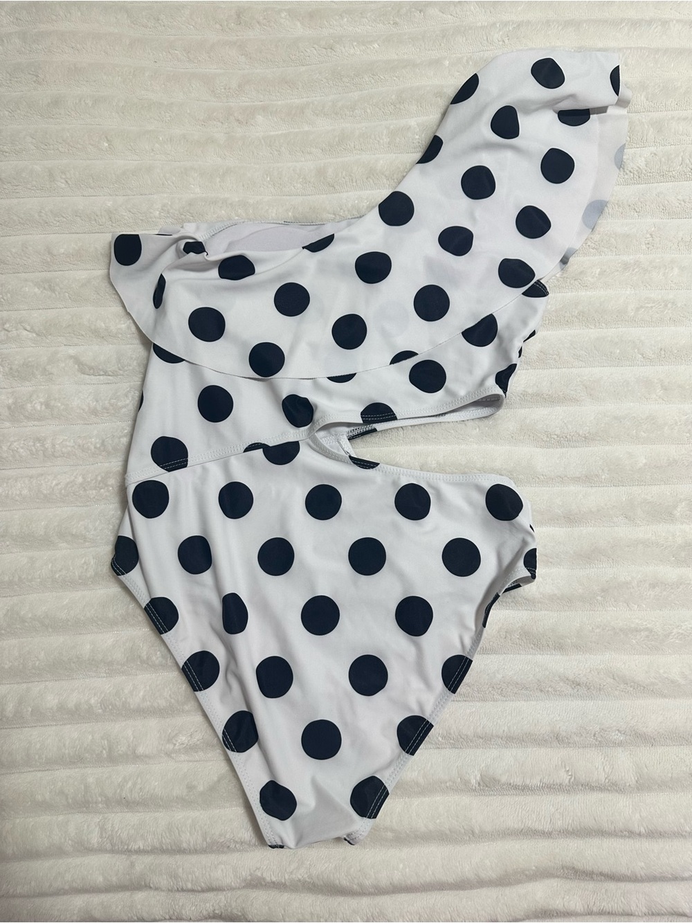 SHEIN White Polka Dot One-Shoulder Swimsuit